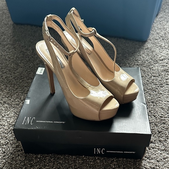 INC International Concepts Slingback Heels Oatmeal Size 7.5 - Picture 2 of 10